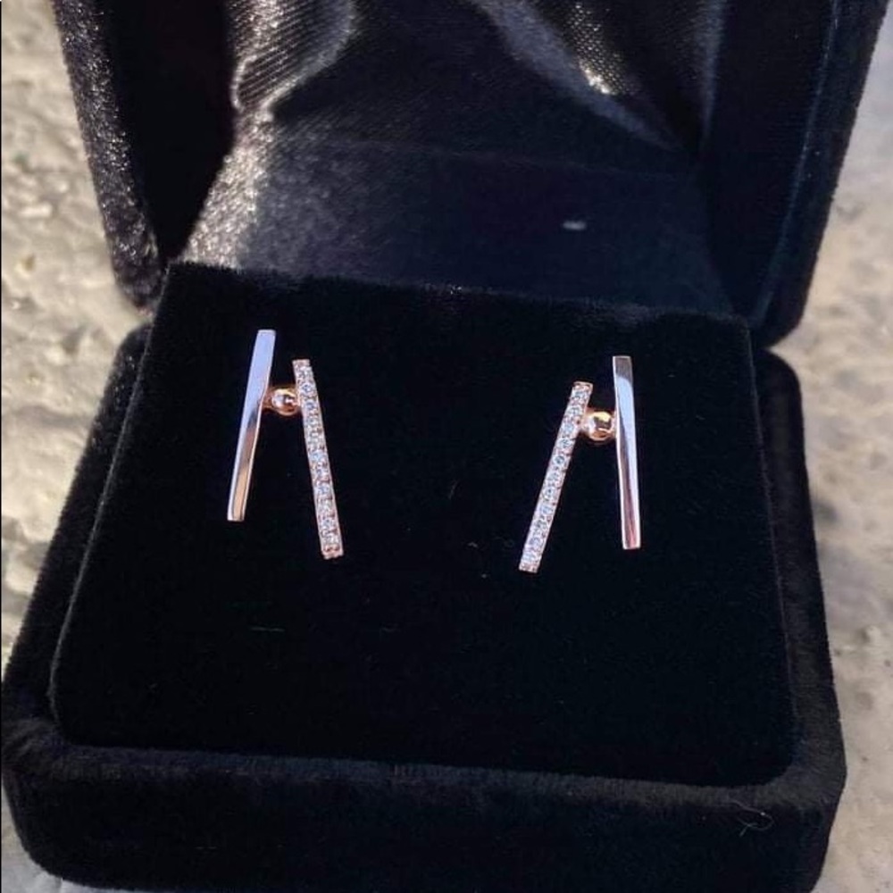 14K Rose Gold Parallel Diamond Earring
